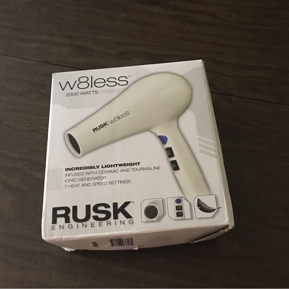 Rusk W8less hair dryer
